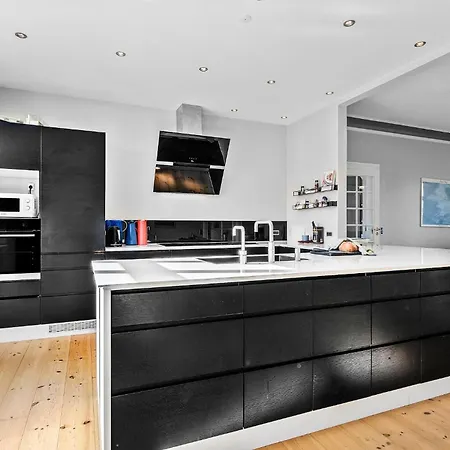 Gorgeous In With Kitchen Holiday home *